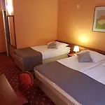 Mrak 4*