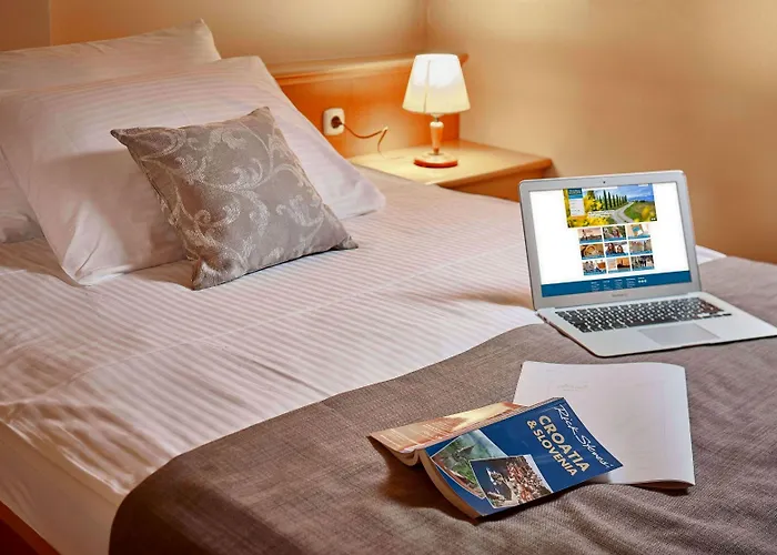 Mrak 4* לובליאנה